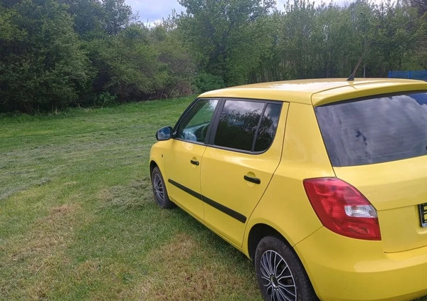 Skoda Fabia cena 12800 przebieg: 181000, rok produkcji 2009 z Częstochowa małe 137